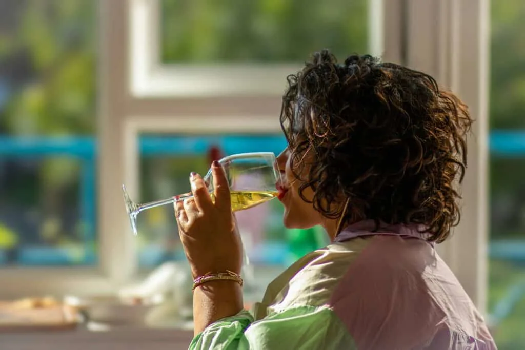 alcohol side effects hot flashes