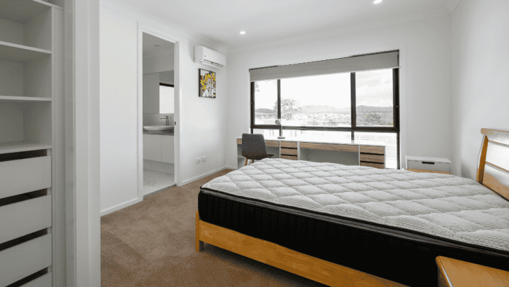 The Best Mattress for Combination Sleepers: Support That Moves With You