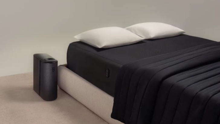 Eight Sleep vs. Helix: Traditional Mattress, Sleep System, or Both?